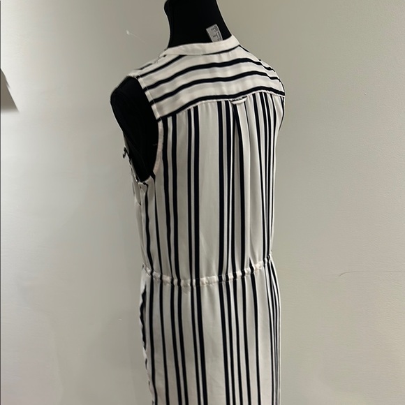 H&M Black and White Sleeveless Shirt Dress - Picture 10 of 10